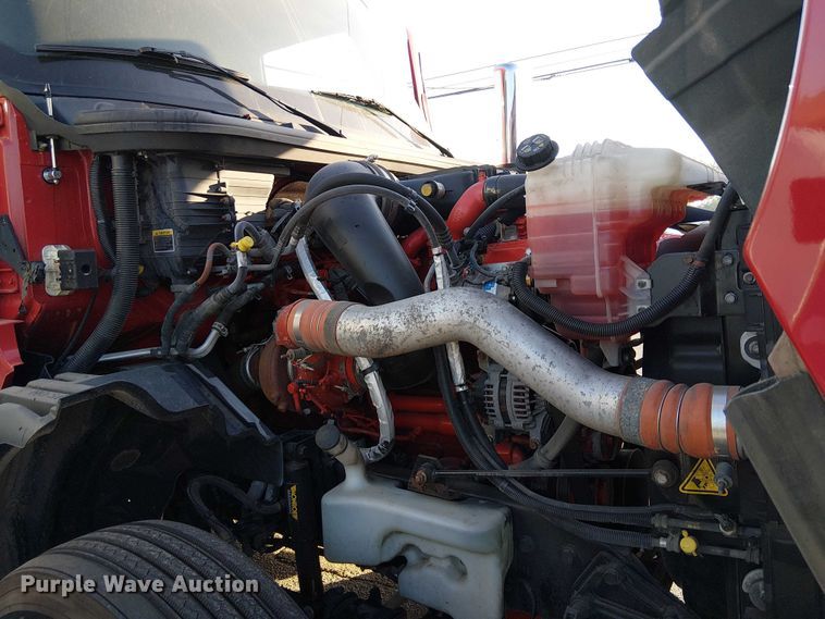 image for item YA2402 2019 International LT625 semi truck