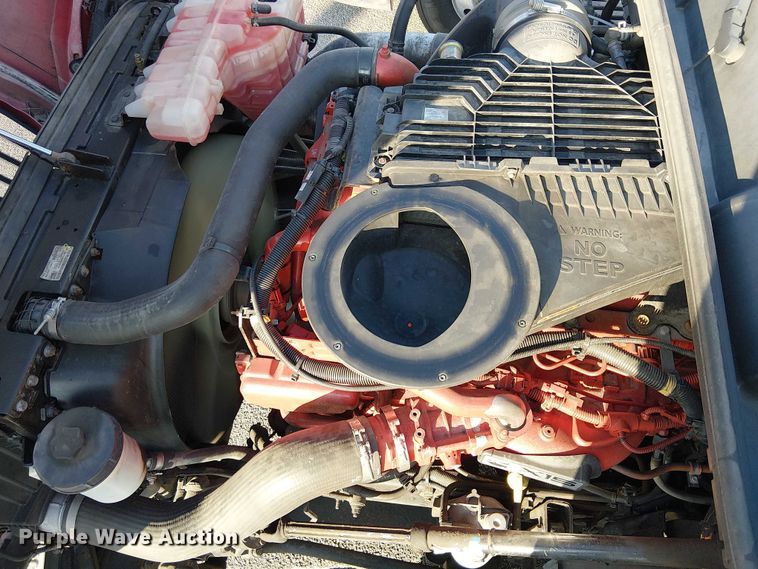 image for item YA2402 2019 International LT625 semi truck