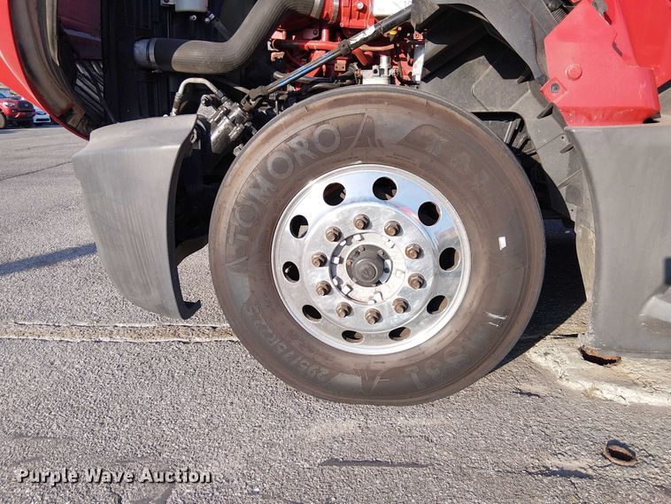 image for item YA2402 2019 International LT625 semi truck