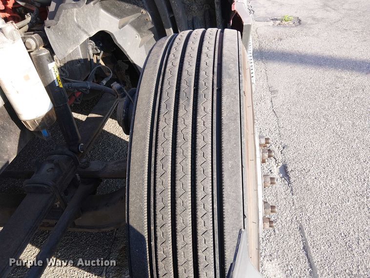 image for item YA2402 2019 International LT625 semi truck