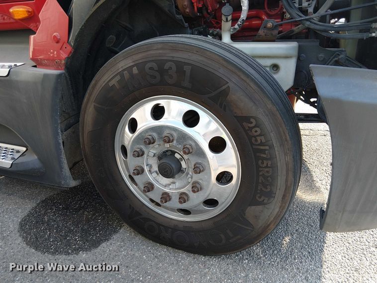 image for item YA2402 2019 International LT625 semi truck