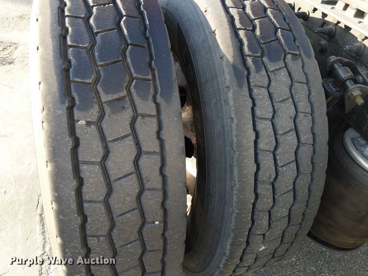 image for item YA2402 2019 International LT625 semi truck