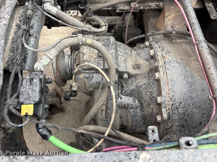 image for item YA2439 2019 Freightliner Cascadia semi truck