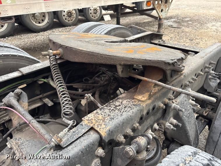 image for item YA2439 2019 Freightliner Cascadia semi truck