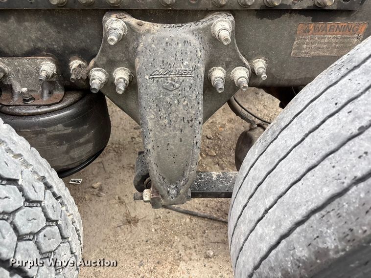 image for item YA2439 2019 Freightliner Cascadia semi truck