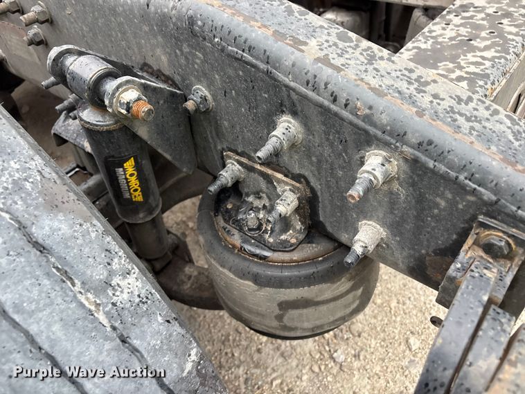 image for item YA2439 2019 Freightliner Cascadia semi truck