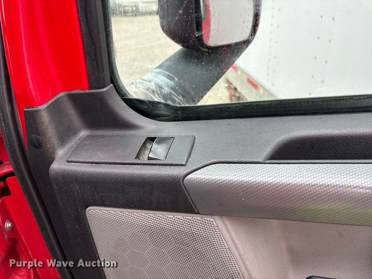 image for item YA2439 2019 Freightliner Cascadia semi truck