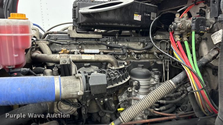 image for item YA2439 2019 Freightliner Cascadia semi truck