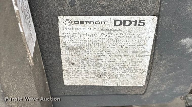 image for item YA2439 2019 Freightliner Cascadia semi truck