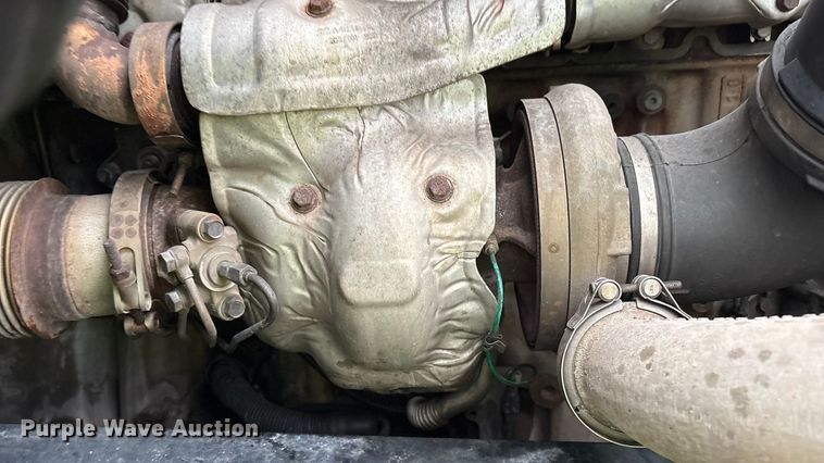 image for item YA2439 2019 Freightliner Cascadia semi truck