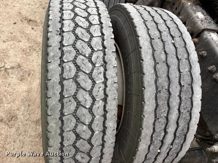 image for item YA2439 2019 Freightliner Cascadia semi truck