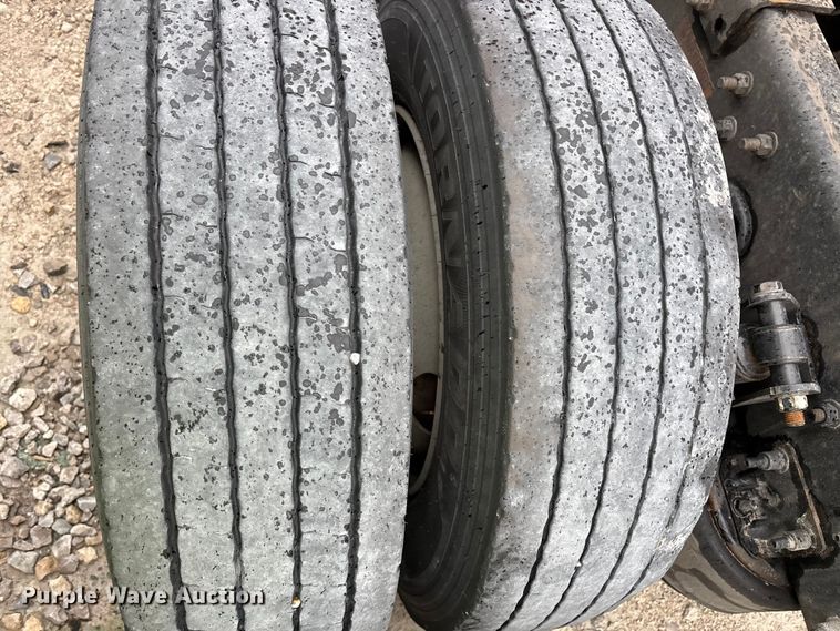 image for item YA2439 2019 Freightliner Cascadia semi truck