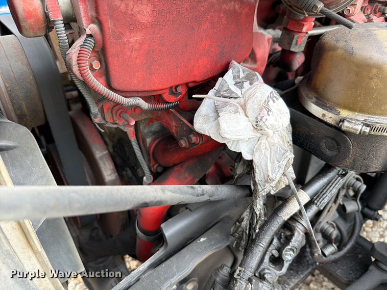 image for item YA2473 2015 Peterbilt 579 semi truck