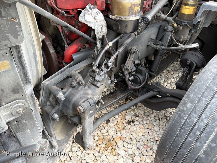 image for item YA2473 2015 Peterbilt 579 semi truck
