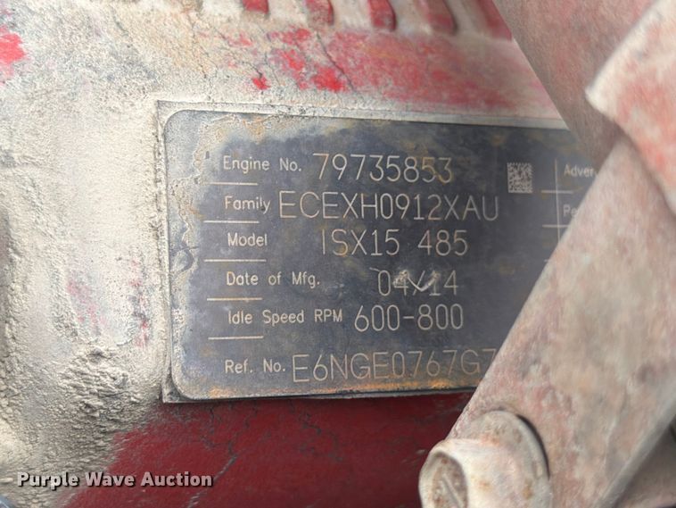 image for item YA2473 2015 Peterbilt 579 semi truck