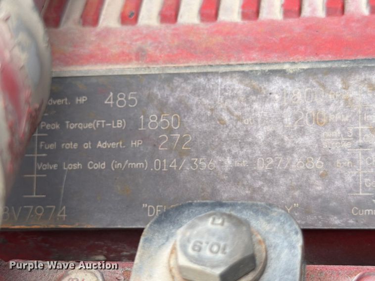 image for item YA2473 2015 Peterbilt 579 semi truck
