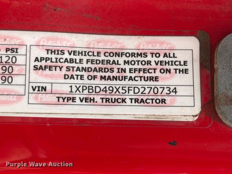 image for item YA2473 2015 Peterbilt 579 semi truck