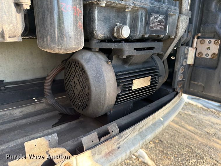 image for item YA2477 2014 Utility VS2RAP refrigerated van trailer