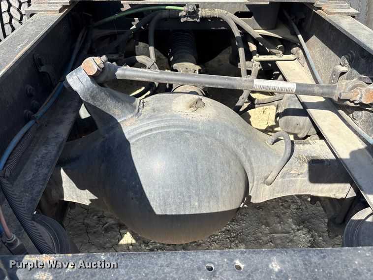 image for item YA2578 2018 Freightliner Cascadia semi truck