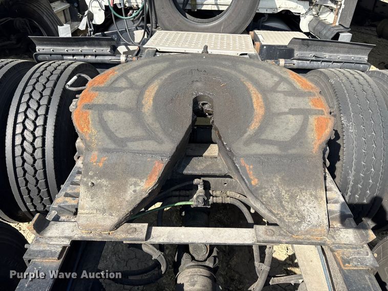 image for item YA2578 2018 Freightliner Cascadia semi truck