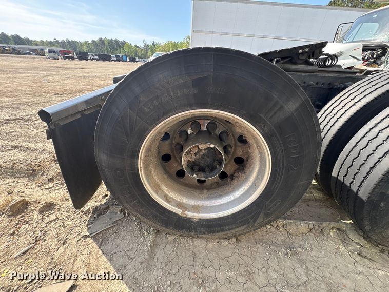 image for item YA2578 2018 Freightliner Cascadia semi truck