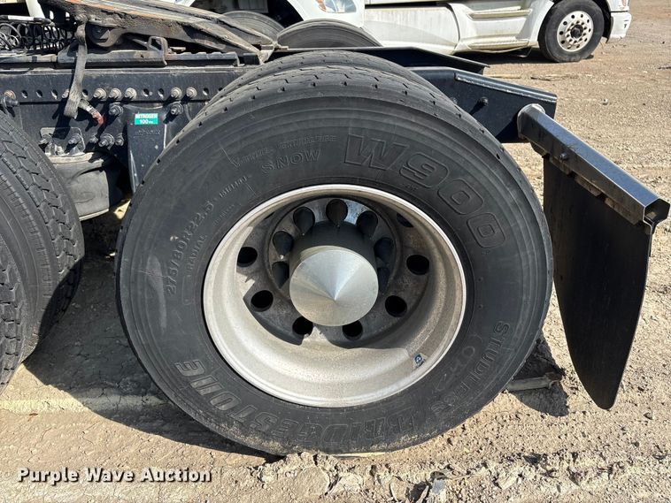 image for item YA2578 2018 Freightliner Cascadia semi truck