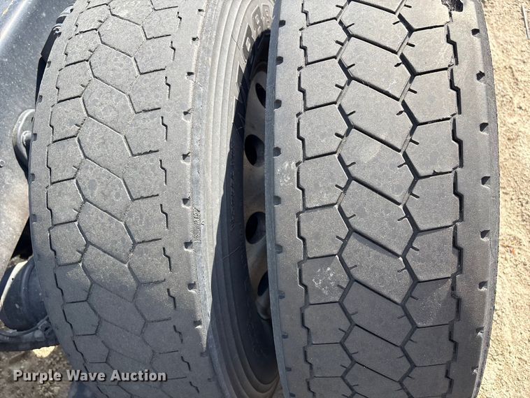 image for item YA2578 2018 Freightliner Cascadia semi truck