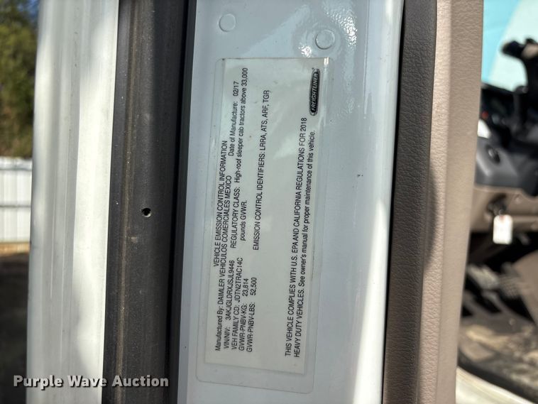 image for item YA2578 2018 Freightliner Cascadia semi truck