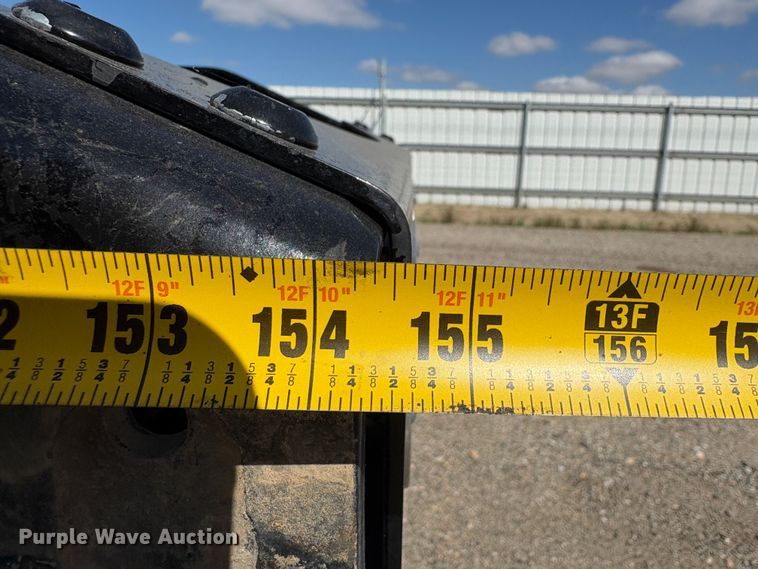 image for item YA2581 2020 Peterbilt 579 semi truck