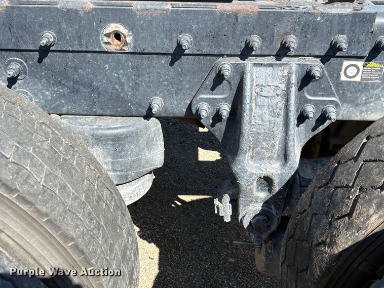 image for item YA2581 2020 Peterbilt 579 semi truck