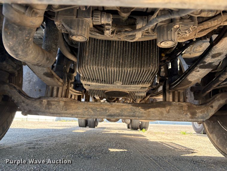 image for item YA2581 2020 Peterbilt 579 semi truck