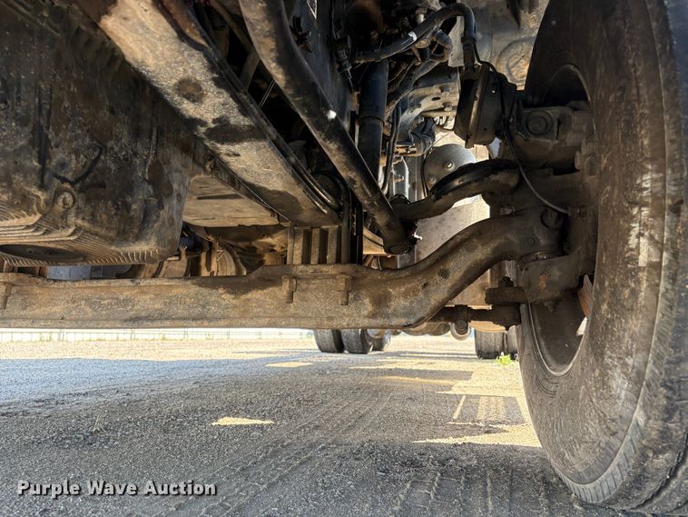 image for item YA2581 2020 Peterbilt 579 semi truck