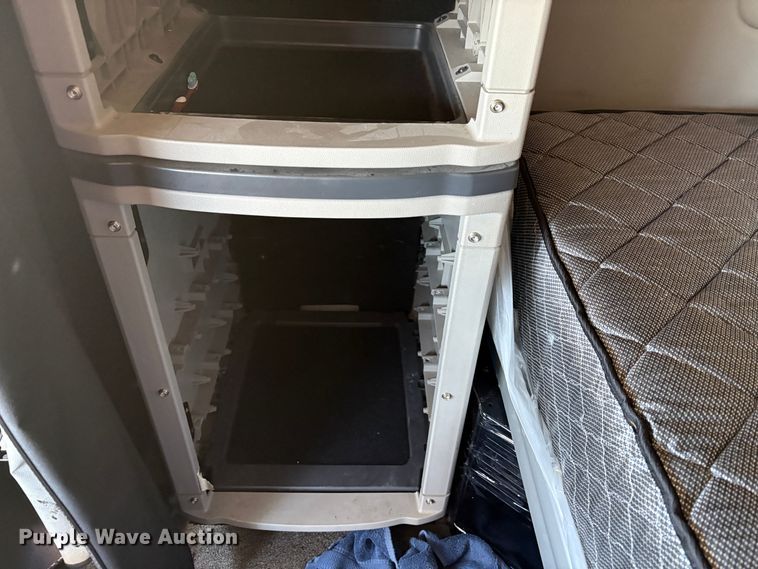 image for item YA2581 2020 Peterbilt 579 semi truck