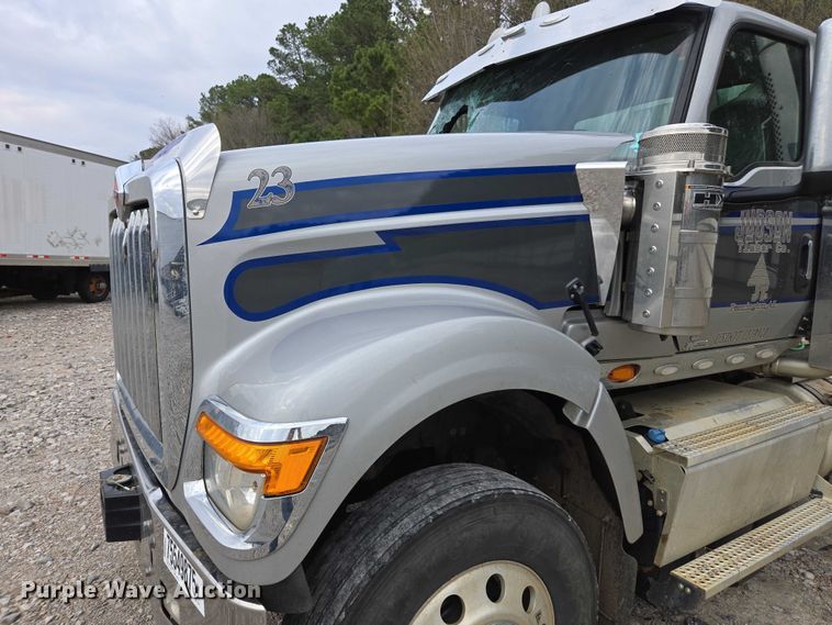 image for item YA2583 2024 International HX520 semi truck