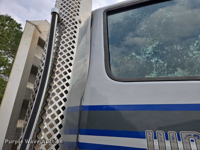 image for item YA2583 2024 International HX520 semi truck