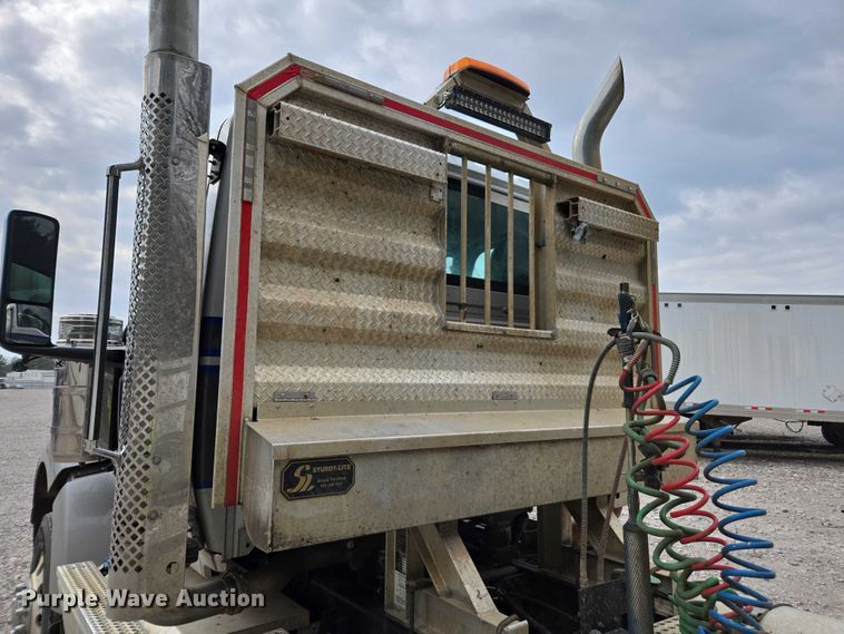 image for item YA2583 2024 International HX520 semi truck