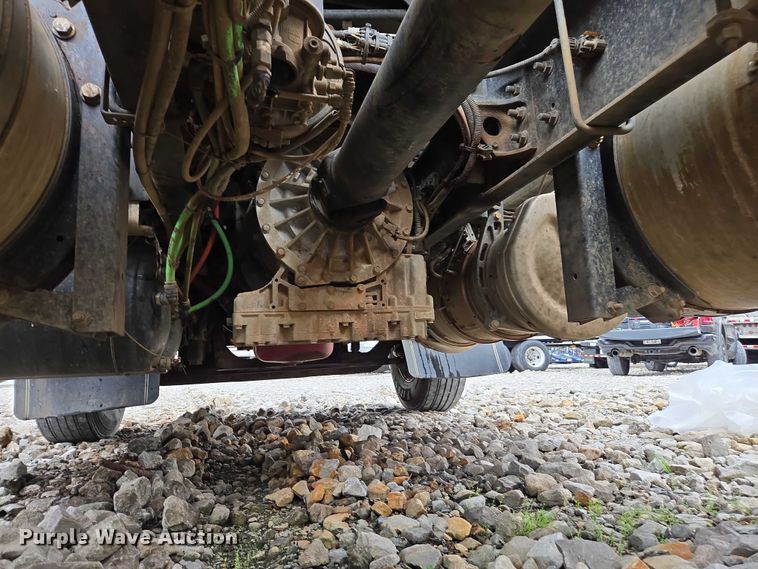 image for item YA2583 2024 International HX520 semi truck