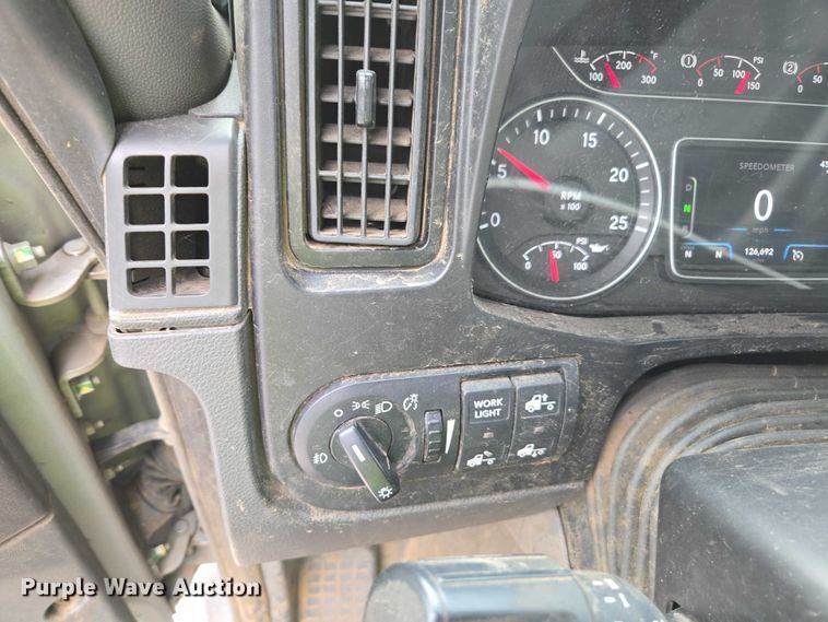 image for item YA2583 2024 International HX520 semi truck