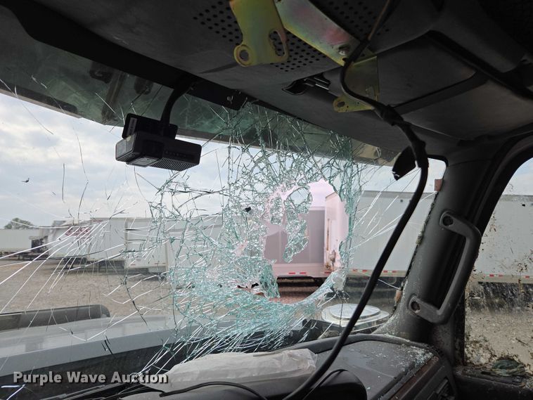 image for item YA2583 2024 International HX520 semi truck