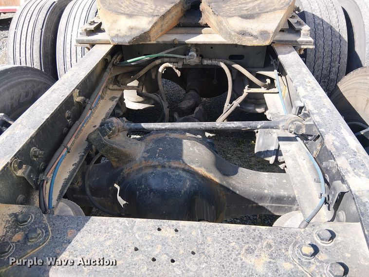 image for item YA2590 2017 Freightliner Cascadia 125 semi truck