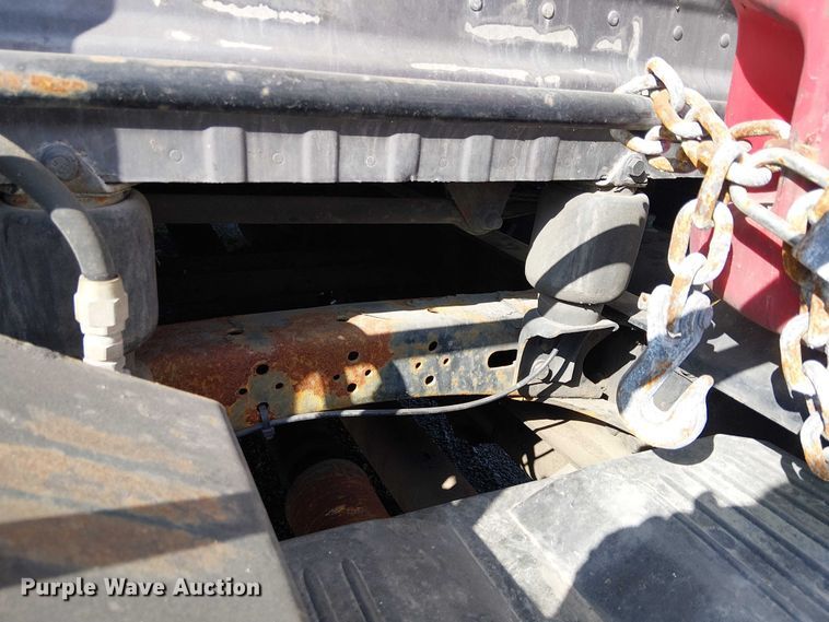 image for item YA2590 2017 Freightliner Cascadia 125 semi truck