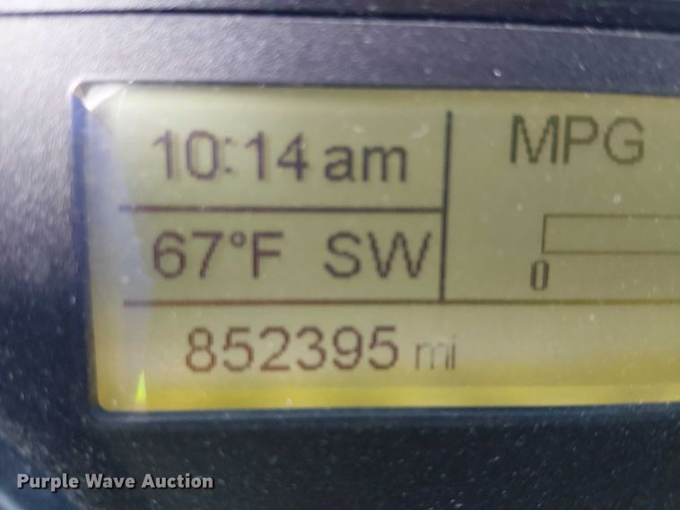 image for item YA2590 2017 Freightliner Cascadia 125 semi truck