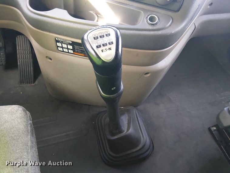 image for item YA2590 2017 Freightliner Cascadia 125 semi truck