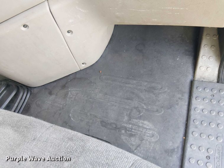 image for item YA2590 2017 Freightliner Cascadia 125 semi truck