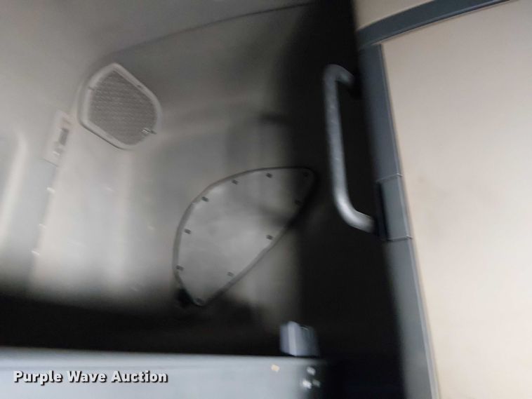 image for item YA2590 2017 Freightliner Cascadia 125 semi truck