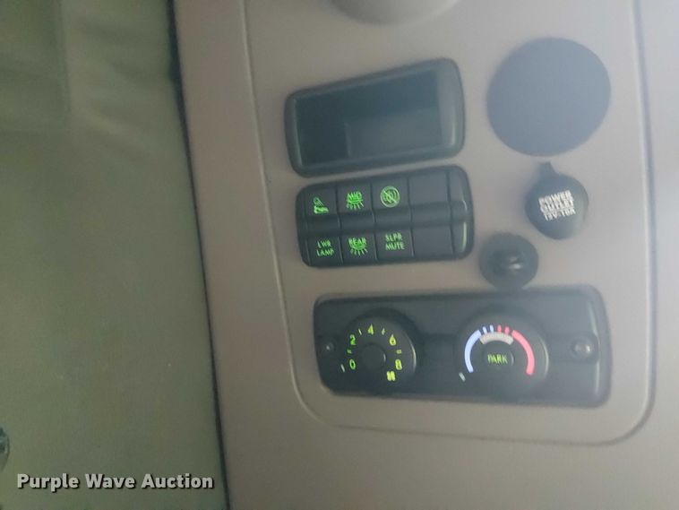 image for item YA2590 2017 Freightliner Cascadia 125 semi truck