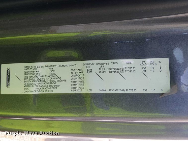 image for item YA2590 2017 Freightliner Cascadia 125 semi truck