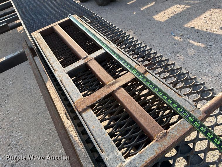 image for item YA2598 2025 Silverback 53CH3A car carrier