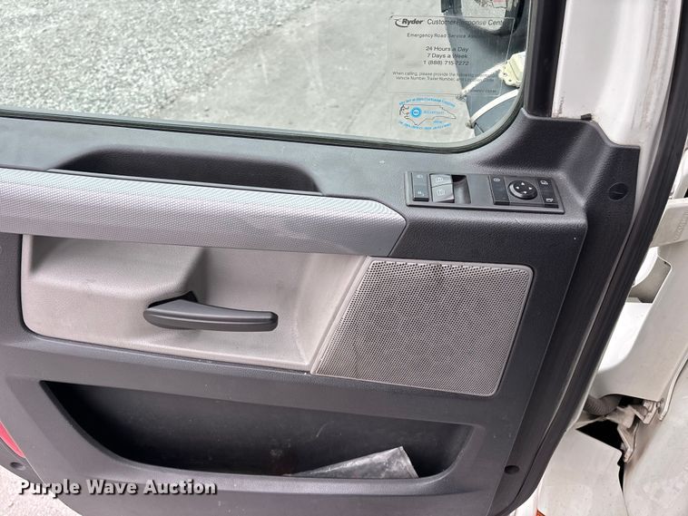 image for item YA2606 2019 Freightliner Cascadia semi truck