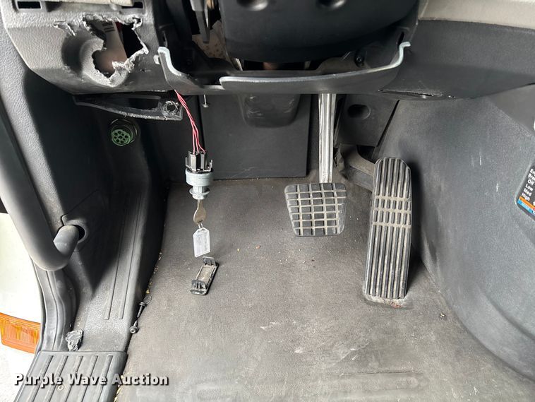 image for item YA2606 2019 Freightliner Cascadia semi truck